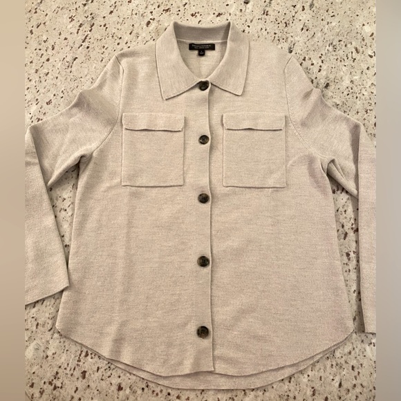 Shirt-Jacket “Shacket”, Sz L, light gray, smooth knit, Banana Republic - Picture 3 of 13